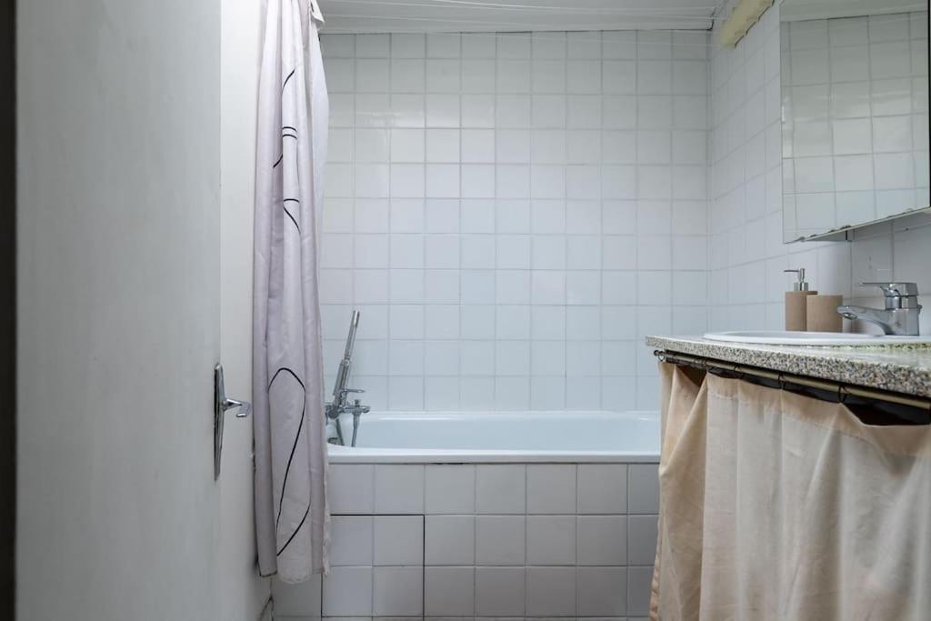 Joli Duplex Au Coeur Du Marais Apartment Paris Exterior photo